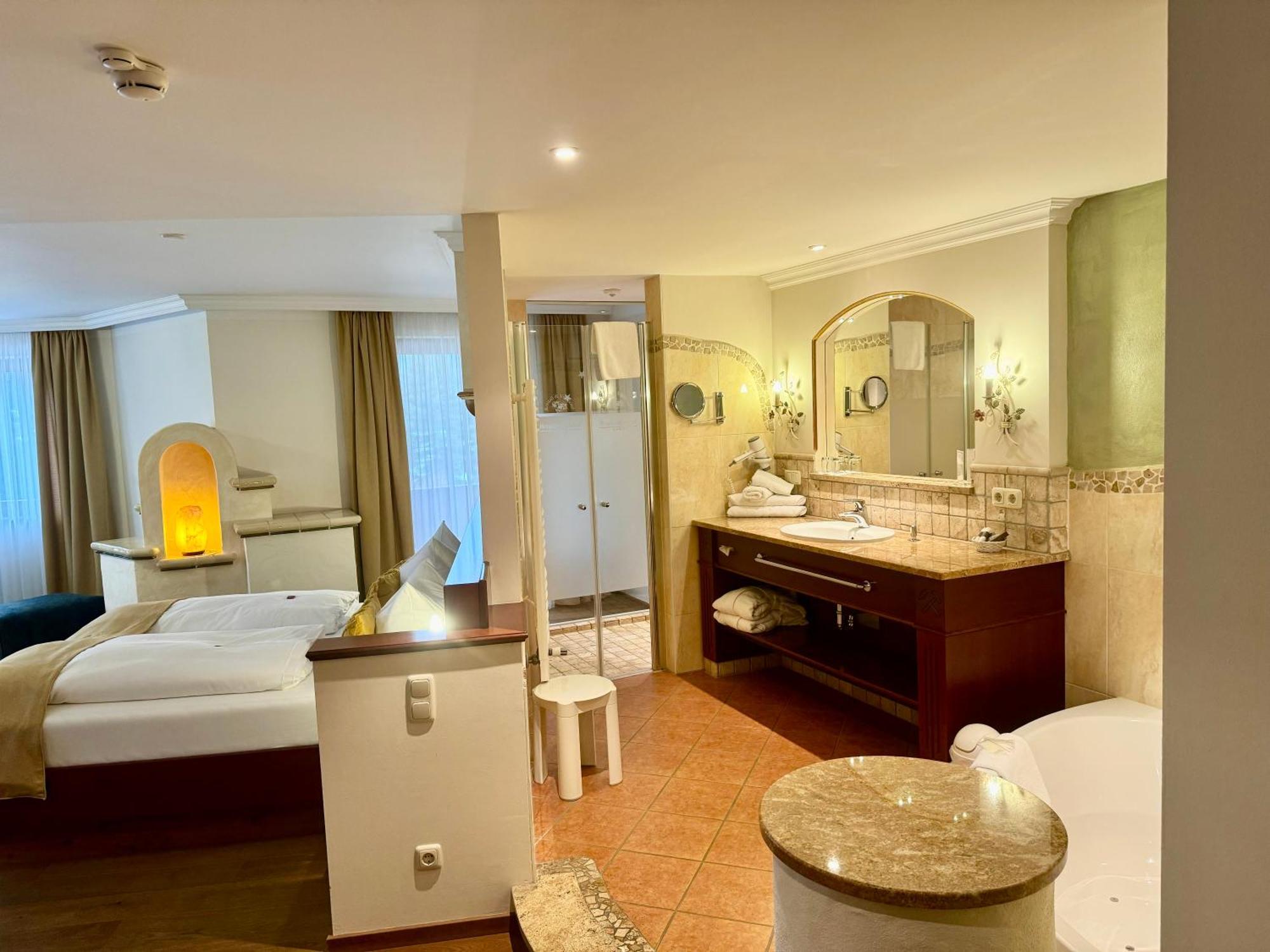 Kristall- & Vitalhotel Bergknappenhof ボーデンマイス エクステリア 写真